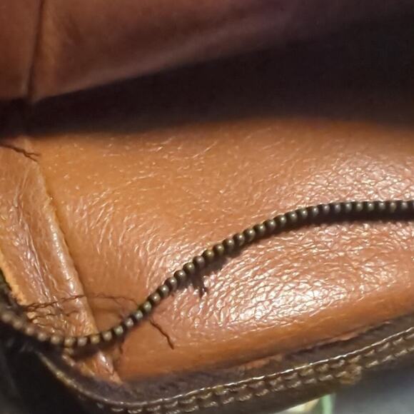 Authentic Louis Vuitton Monogram Amazone Crossbody Bag Old Model 3231L **DAMAGED - Picture 8 of 13